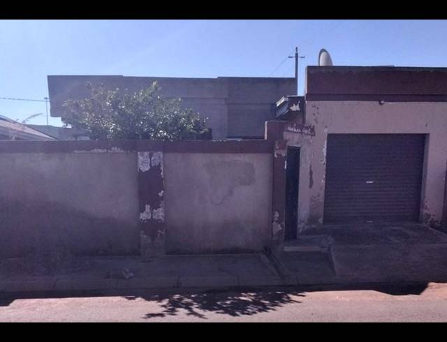 2 BEDROOM HOUSE FOR SALE IN THULANI